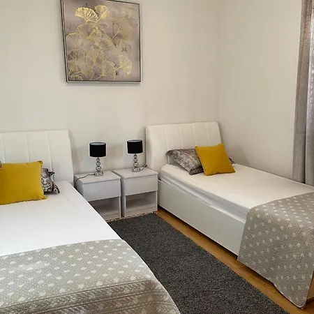 Cesare 2 Apartment